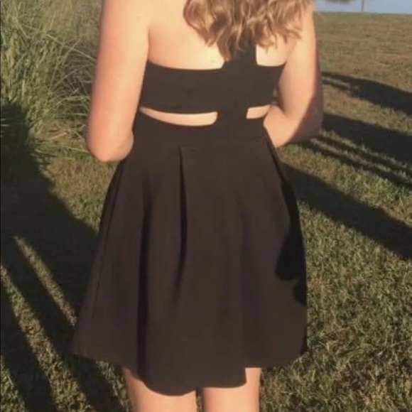 Lulu’s Black Dress - Picture 3 of 3